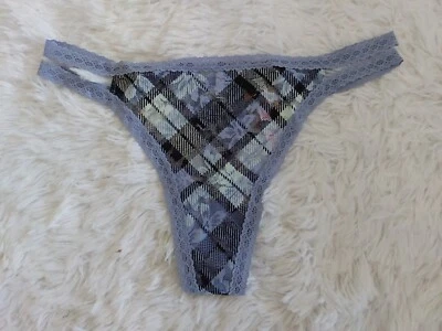 NUEVO CON ETIQUETAS VICTORIA SECRET ROSA Tanga de Encaje con Tirantes Floral a Cuadros Talla Mediana (504) Foto 1 de 4