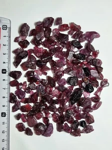 Piedra preciosa granate crudo | cristales ásperos facetados | color rosa natural sin tratar - Imagen 1 de 8