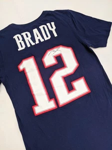 Autographed Nike New England Patriots Tom Brady 12 Navy Blue T-Shirt - Picture 1 of 5
