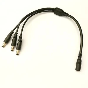 DC SCHWARZES KABEL LV POWER DREIFACHSPLITTER 2,1 MM - 1 x BUCHSE IN/3 x STECKER AUS - Bild 1 von 4
