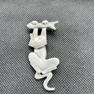 Mali  Sign Pewter movable cat pin - Picture 1 of 6