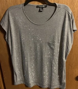 Forever 21 Grey Studded T Shirt SZ M - Picture 1 of 4