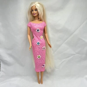 Mattel Barbie coole Clips Puppe mit langem Blumenkleid lange Haare Halskette blond - Bild 1 von 8