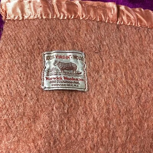 Antigua manta de lana Warwick borde satinado terracota rosa polvorienta 72 x 77 - Imagen 1 de 13