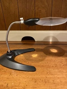 Lupe Beleuchtet Flexibles Licht 2-fache Vergrößerung Schwarz Neu - Bild 1 von 4