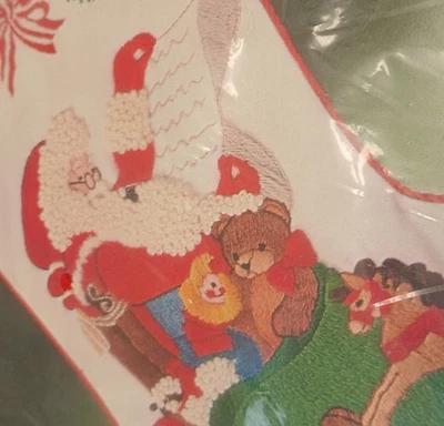 KIT DE MEIA BORDADA DE COSTURA Bucilla Crewel, verificando sua lista, 82346,18" - Imagem 1 de 4