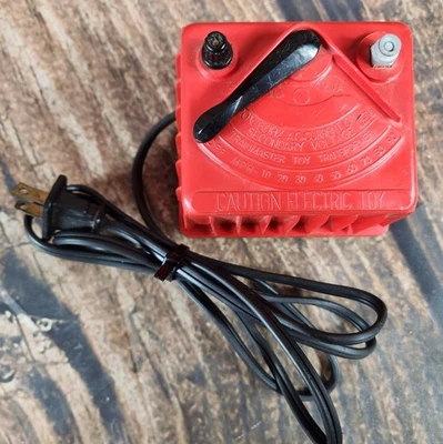 Vtg Lionel Type 4851 Trainmaster Train Toy Transformer AC Red Working - Image 1 of 4