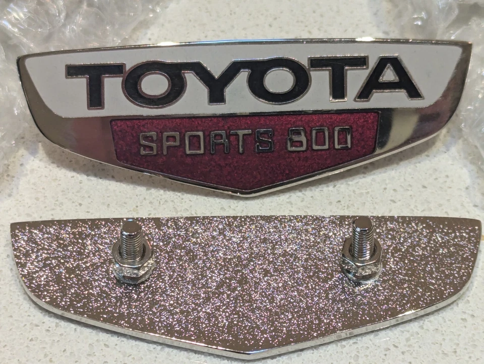 Emblemas de capó Toyota Sports 800 (par) Foto 1 de 2