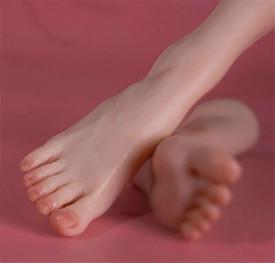 Life-size real silicone simulation girl's foot model display props toys 1 piece - Image 1 of 4