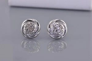 Pendientes OC Tanner plata esterlina 11 mm x 11 mm remolinados racimo de diamantes poste 925 - Imagen 1 de 6