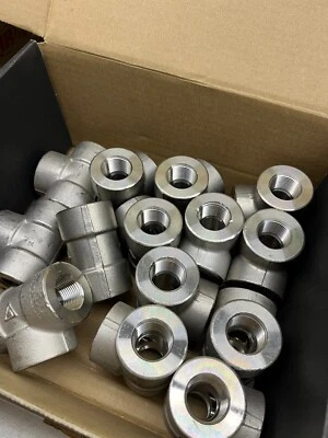 Lot of 14 Stainless Steel Threaded TEE 3/4" A/SA182 F304/F304L B16 3M HN1033 - Image 1 of 4