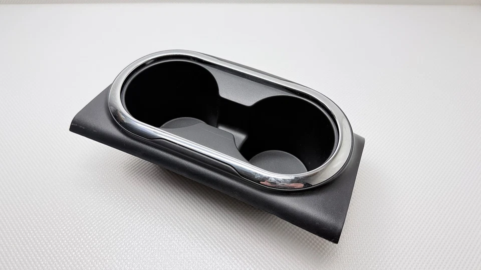 Nissan Titan XD 2017-2024 consola central trasera portavasos doble 96966-EZ10A OEM Foto 1 de 4