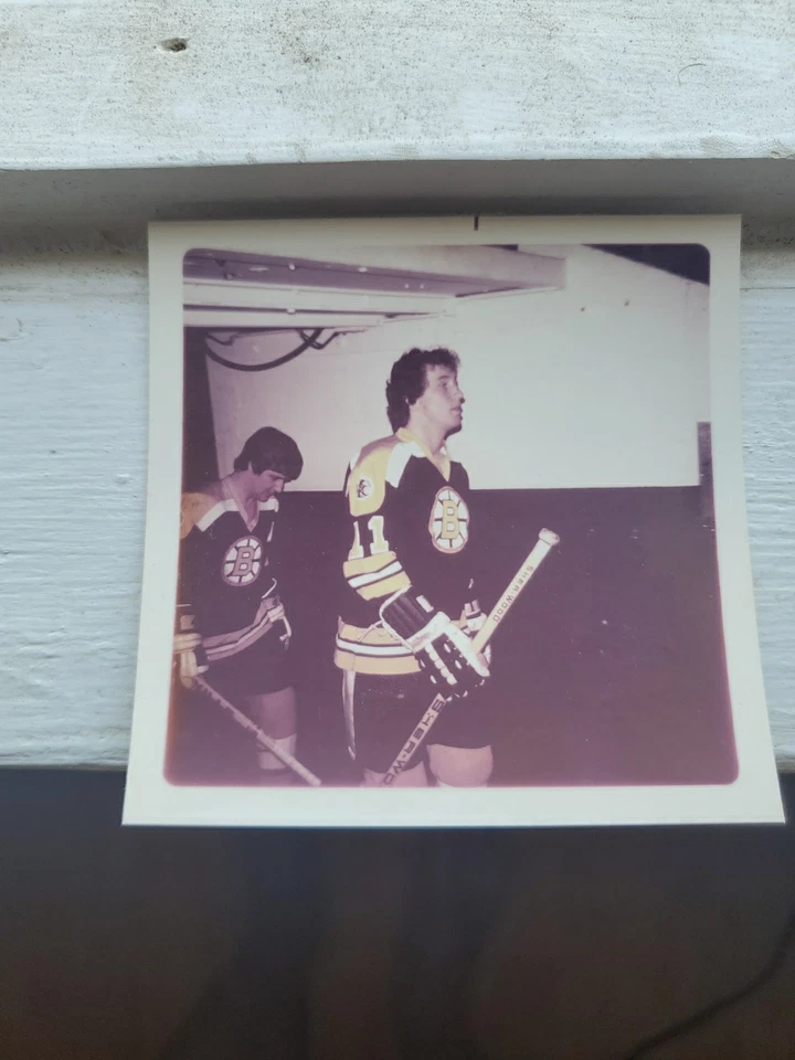 BOBBY ORR SNAPSHOT PHOTO TYPE 1. BOSTON BRUINS 1972 - Image 1 of 4