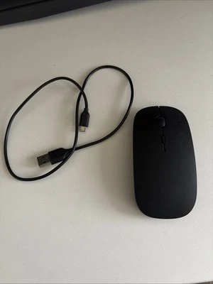Bluetooth mouse: rechargeable and compact - Image 1 of 3