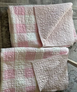 Pottery Barn Kinder Baumwolle Quilts Patchwork rosa/weiß 68” x 84” 2er Set - Bild 1 von 6