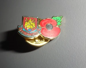 West Ham United FC - Vintage P oppy Pin Lapel Badge - Very small - Picture 1 of 4