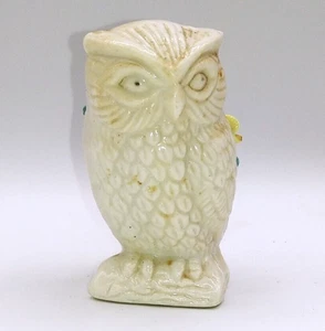 Estatuilla de búho vintage de 3" alfiler de costura cojín cerámica porcelana flores en relieve - Imagen 1 de 9