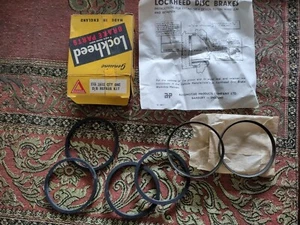 BRAKE CALIPER SEAL REPAIR KIT - SUNBEAM RAPIER SINGER GAZELLE VOGUE HILLMAN MINX - Picture 1 of 6