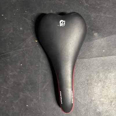 Felt Velo Road Racing Bicycle Saddle Black 135 Mm - Image 1 of 4