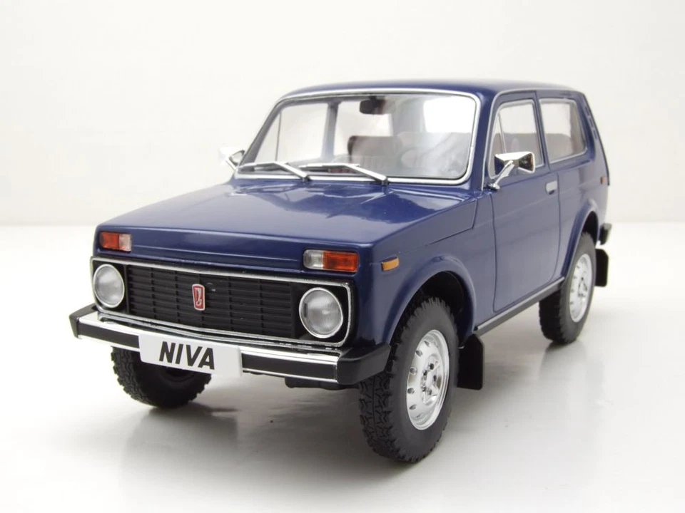 Lada Niva 1976 dunkelblau Modellauto 1:18 MCG - Bild 1 von 4