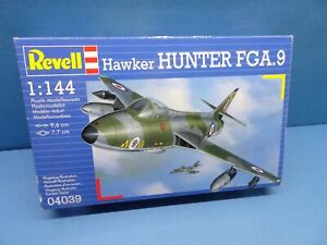 1/144 Revell (2001) : Hawker Hunter FGA 9 (naklejka 2 opcje)