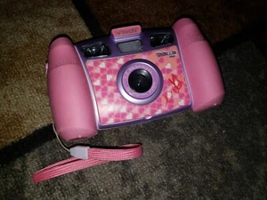 Cámara digital para niños VTech Kidizomm Plus rosa con cable USB - Imagen 1 de 2