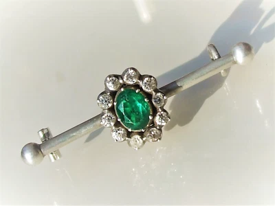 BELLE BROCHE ANCIENNE d'époque milieu XIXème en ARGENT avec PIERRE VERTE - Photo 1/4