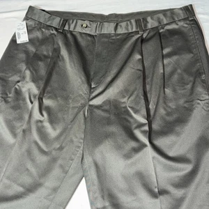 Jos A Bank Traveler Dress Pants Mens 42x30 Pleated Cuffed Wrinkle Free Olive NWT - Picture 1 of 10