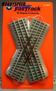 LIONEL FASTRACK 45 DEGREE CROSSOVER TRACK SECTION crossing train 6-12051 NEW - Picture 1 of 1