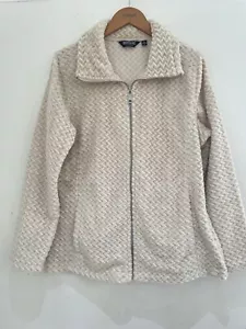 Regatta Fleece Zip Up Size 16 Oatmeal Teddy Outdoor Pockets - Picture 1 of 9