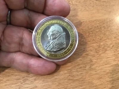 BENEDETTO XVI PONTEFICE. MONEDA MASSIMO 2005 1er PAPA PARA RENUNCIAR AL PAPADO EN 600 AÑOS Foto 1 de 4