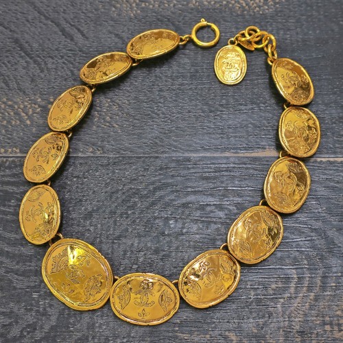 Ciondolo Ovale CHANEL Placcato Oro CC Logo Ovale Vintage Collana Choker #275c Rise on