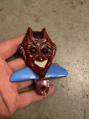 Lindo quadro superior placa de licença diabo caminhão de metal demônio carro automático NASCAR PRESENTE - Imagem 1 de 4