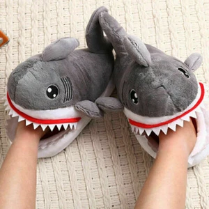 Plüsch Hausschuhe Hai Pantoffeln Plüsch Haifisch Puschen -Flauschige Pantoffeln - Bild 1 von 11
