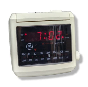 VINTAGE GE 7-4606WHA RADIO ALARM CLOCK-AM/FM TESTED /WORKS (4902) - Picture 1 of 4