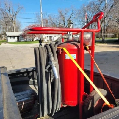 Extintor ABC químico seco con ruedas Badger 150 MB Foto 1 de 3