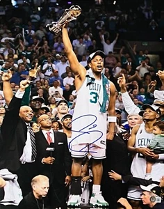 Paul Pierce Signed Boston Celtics 16x 20 Hoisting NBA Champ MVP Trophy Beckett - Picture 1 of 2