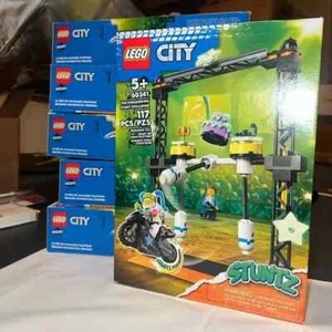 LEGO CITY: The Knockdown Stunt Challenge (60341) - Picture 1 of 1