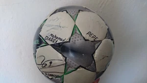ADIDAS CHAMPIONS LEAGUE Original Soccer Ball with autographs of REAL Madrid 2009 - Picture 1 of 3
