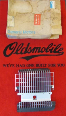 Oldsmobile Delta 88 1974 nuevo en stock GM Pass parrilla derecha # 418954 Foto 1 de 4