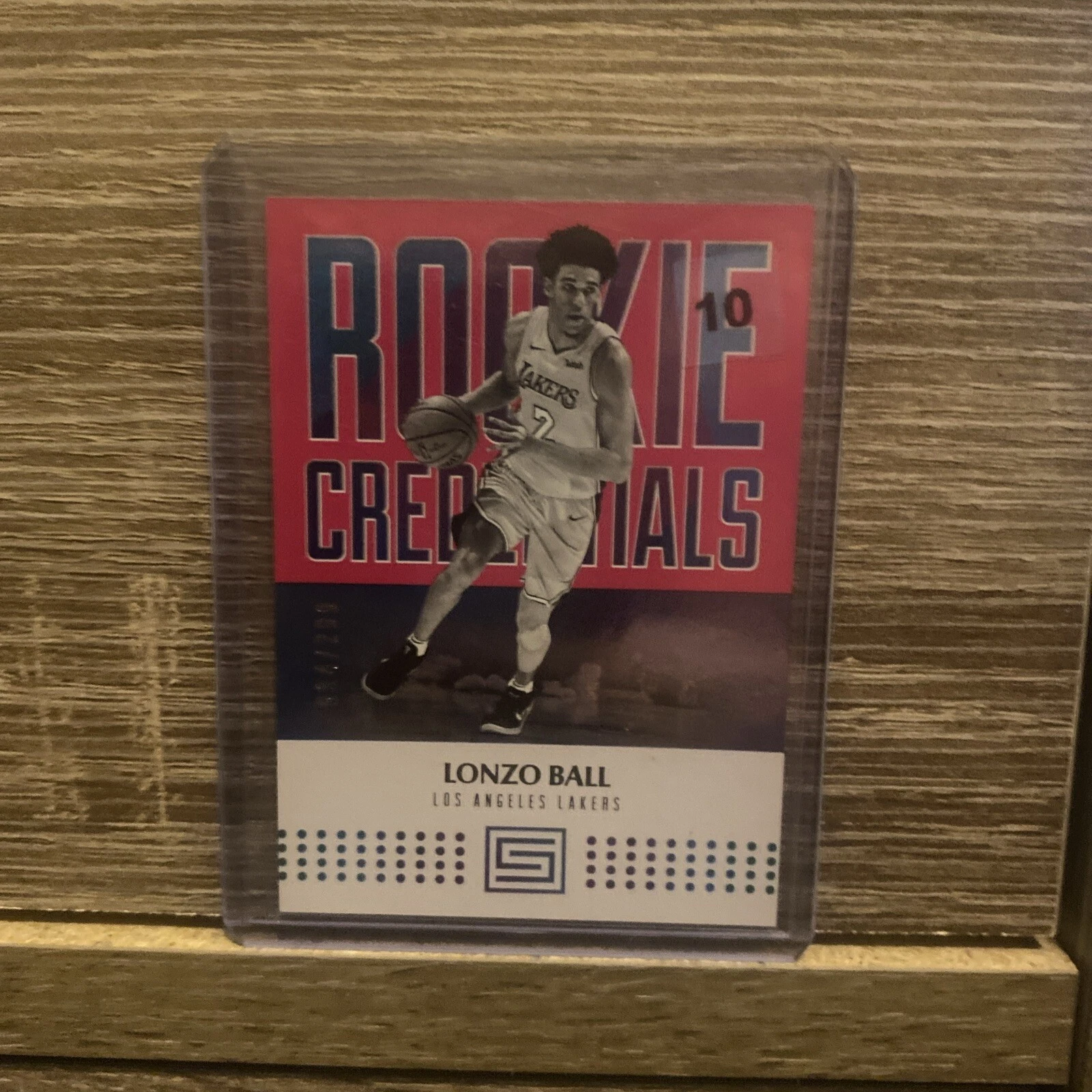 2017-18 Panini Status ROOKIE CREDENTIALS RED Lonzo Ball #d /299