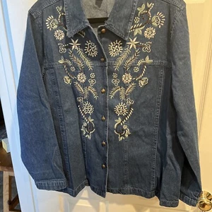 DRESSBARN DEMIM JACKET / 1X / embroidered with flowers / button up - Picture 1 of 6