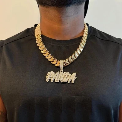 2.50 克拉圆形真莫桑石定制名称男式吊坠 14K 镀黄金 — 第 1/4 张图片