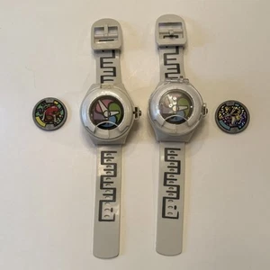 Set bestehend aus zwei Yo-Kai Watch Season 1 und 2 Medaillen Q'wit und Azure Dragon Toys - Bild 1 von 3