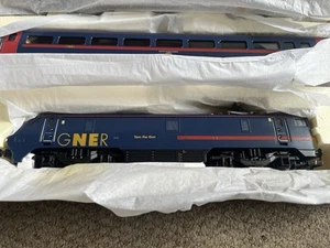 Hornby R2602 G.N.E.R. Class 91 "Tam the Gun" 225 Mallard Train Pack Boxed New. - Picture 1 of 8
