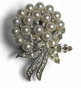 Vintage Perle Strass Schleife Cluster Brosche Pin Schal Halter Traube Kristall - Bild 1 von 10
