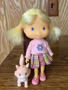 Fresa Shortcake Flores y Rizos Ángel Pastel Muñeca y Natillas 2003 Bandai - Imagen 1 de 6