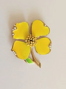 Vintage Dogwood Yellow Flower Brooch Enamel Faux Pearl Costume Estate Jewelry - Picture 1 of 8