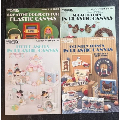 Lot of 4 Leisure Arts Plastic Canvas Leaflets Vintage Holiday Country Crafts - Image 1 of 4