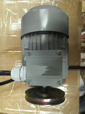 Siemens 1LA7083-2AA10 Motor - Image 1 of 3
